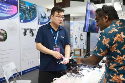 2000多款广东“智造”产品亮相侨交会吉隆坡智能科技展，展现电子产品技术研发新成果